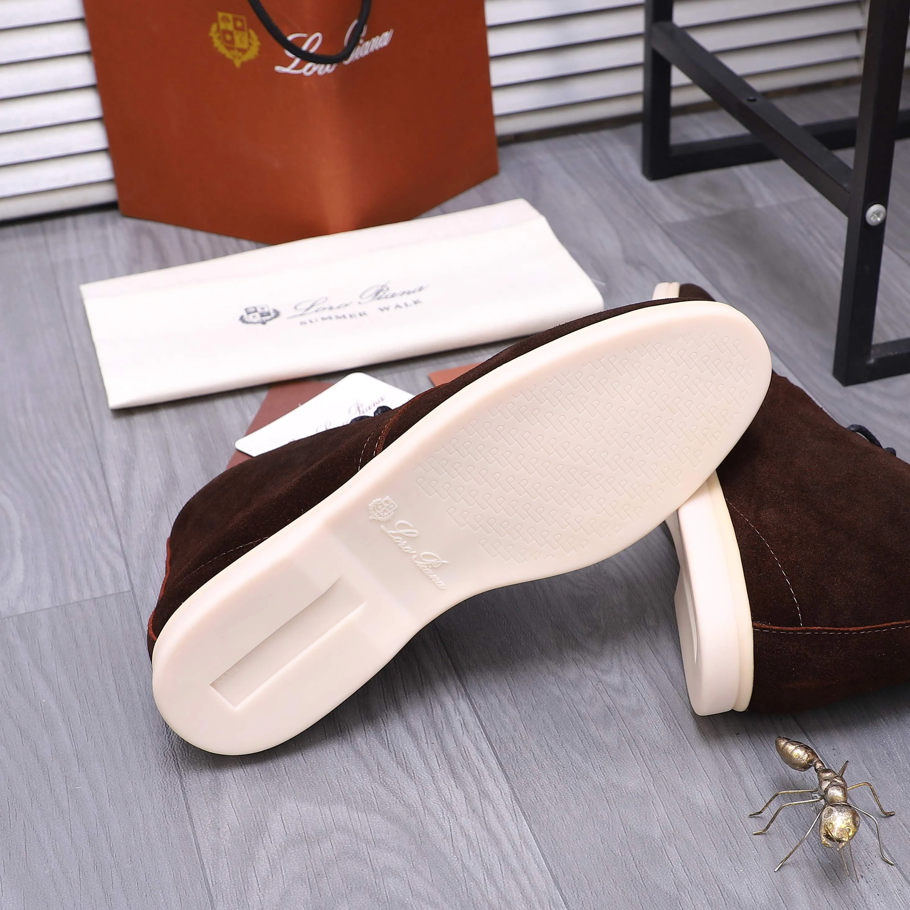 Men's shoes 💰442 Product trademark: Loro Men's shoes 💰iana "nuoyoupianran" high-top casual shoes Regular size: 38-45 (custom-made 45 non-returnable) Product materials: Selected frosted cowhide upper, cowhide lining, original outsole
